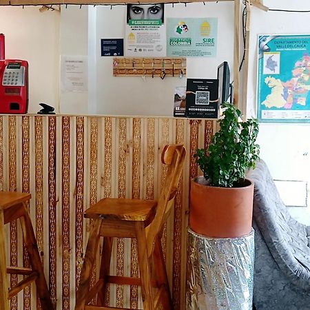 Casa Amarilla Hostel - Cali Εξωτερικό φωτογραφία